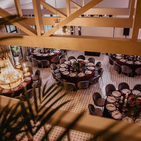 5 Stories Guest House Inkartai Екстериор снимка
