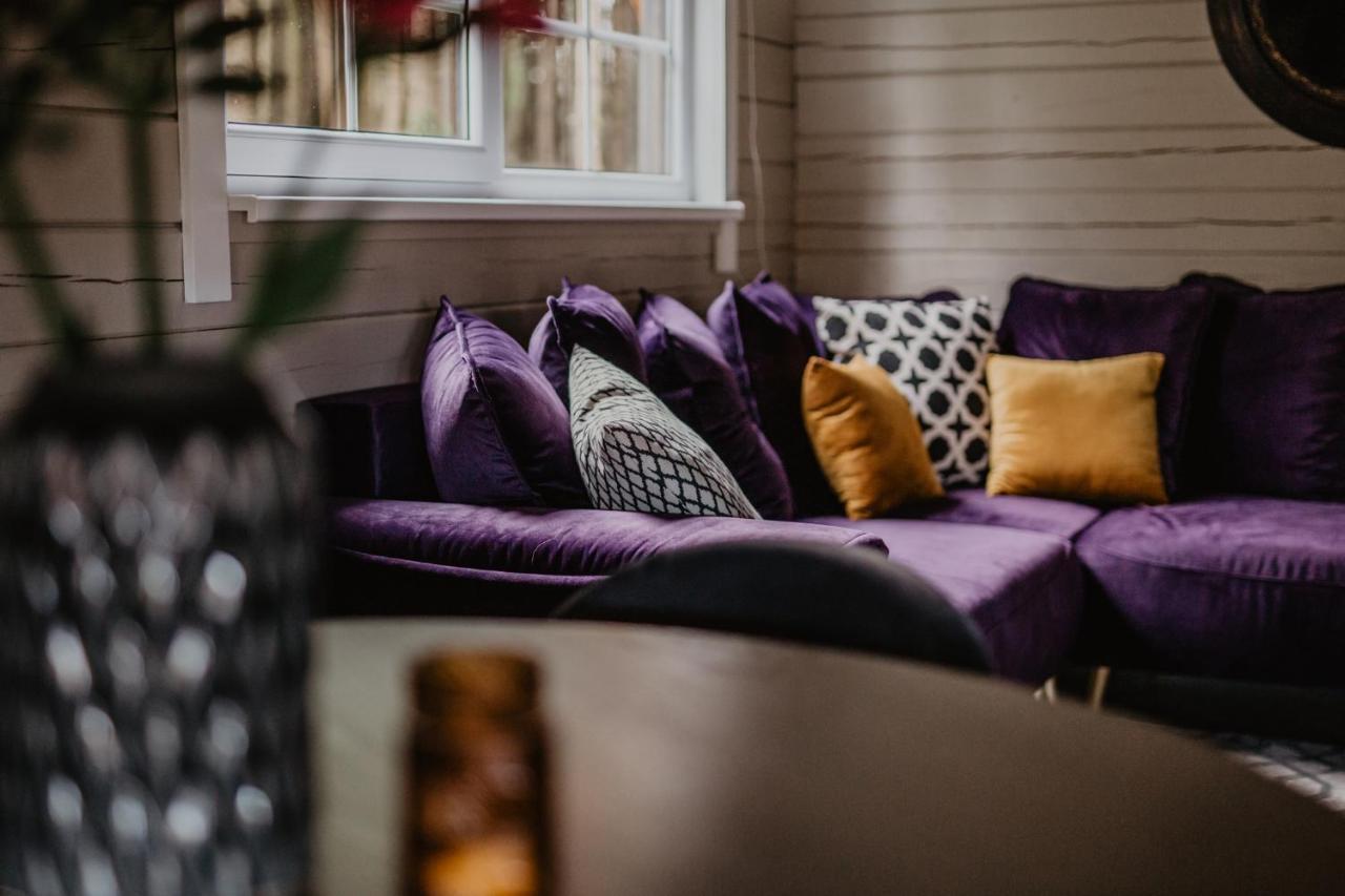 5 Stories Guest House Inkartai Екстериор снимка