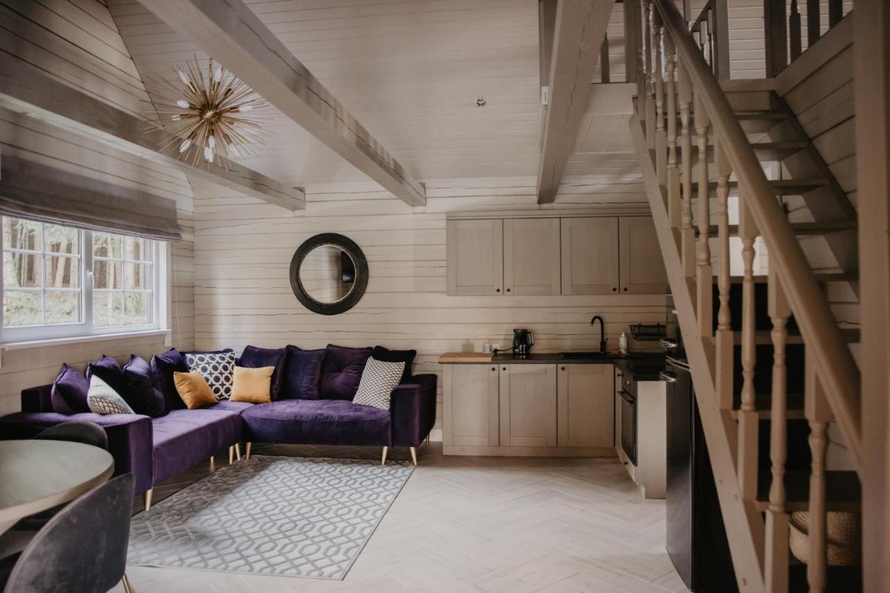 5 Stories Guest House Inkartai Екстериор снимка