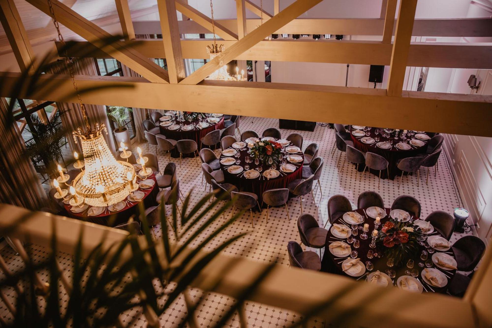 5 Stories Guest House Inkartai Екстериор снимка