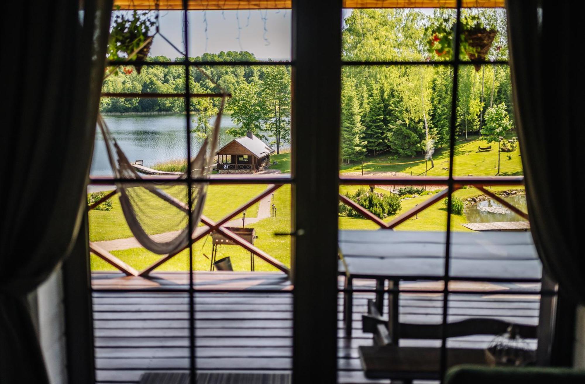 5 Stories Guest House Inkartai Екстериор снимка