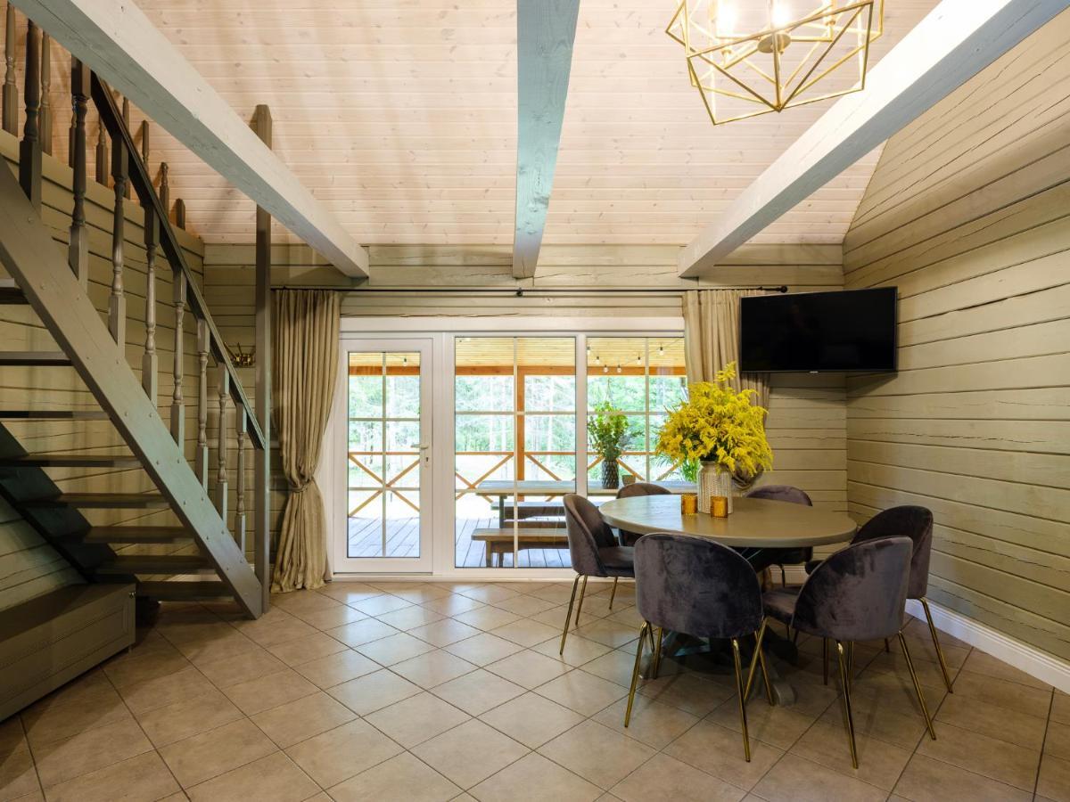 5 Stories Guest House Inkartai Екстериор снимка