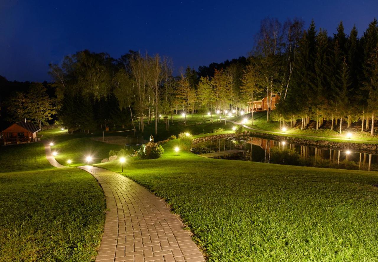 5 Stories Guest House Inkartai Екстериор снимка