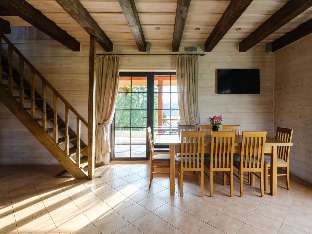 5 Stories Guest House Inkartai Екстериор снимка