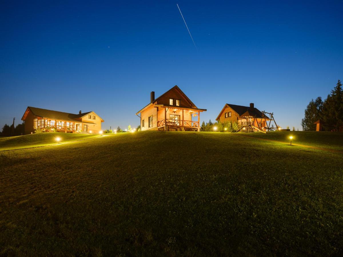 5 Stories Guest House Inkartai Екстериор снимка